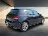 Used 2019 Volkswagen Golf SE image 3