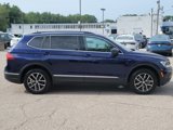 Certified 2021 Volkswagen Tiguan SE w/ Panoramic Sunroof Package image 3