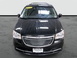 Used 2015 Chrysler Town & Country Touring image 6