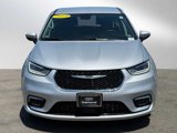 Used 2023 Chrysler Pacifica Touring-L image 2