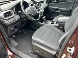Used 2019 Kia Sorento LX w/ LX Convenience Package image 3