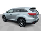 Used 2019 Toyota Highlander LE image 4