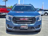 Used 2024 GMC Terrain SLE w/ Driver Convenience Package image 3