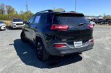 Used 2017 Jeep Cherokee Altitude image 3