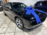 Used 2016 Dodge Challenger SXT image 2