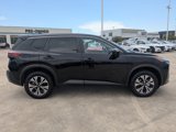 Used 2023 Nissan Rogue SV image 2