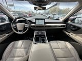 Certified 2022 Lincoln Aviator Reserve w/ Equipment Group 201A image 3