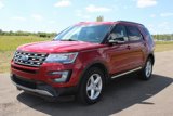 Used 2017 Ford Explorer XLT image 3