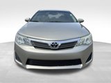 Used 2014 Toyota Camry L image 2