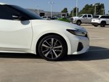 Used 2023 Nissan Maxima SV image 2