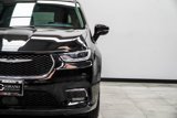 Used 2022 Chrysler Pacifica Touring-L image 4
