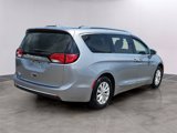 Used 2019 Chrysler Pacifica Touring-L image 4
