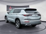 New 2025 Mitsubishi Outlander SE image 3