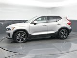 Used 2023 Volvo XC40 B5 Core w/ Convenience Package image 4