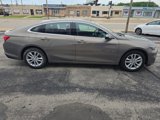 Used 2017 Chevrolet Malibu LT image 4