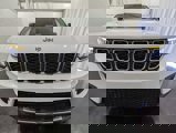Used 2023 Jeep Grand Cherokee Laredo image 3