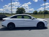 Used 2022 Hyundai Elantra SEL w/ Convenience Package image 2
