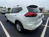 Used 2017 Nissan Rogue SV w/ SV Premium Package image 3