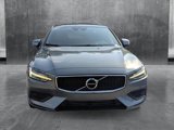 Used 2020 Volvo S60 T5 Momentum image 2