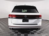 Used 2024 Volkswagen Atlas Peak Edition SE image 5