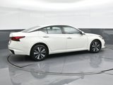 Used 2021 Nissan Altima 2.5 SV w/ SV Premium Package image 3