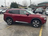 Used 2021 Nissan Rogue Platinum image 4
