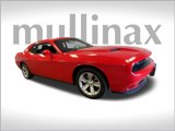 Used 2022 Dodge Challenger SXT image 2