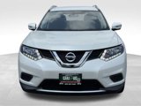 Used 2016 Nissan Rogue SV w/ SV Premium Package image 2