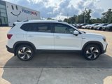 Used 2024 Volkswagen Taos SE image 2