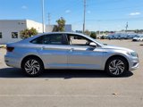 Used 2021 Volkswagen Jetta SEL image 2