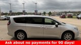 Used 2023 Chrysler Voyager LX image 3