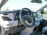 Used 2019 Toyota Sienna LE image 3