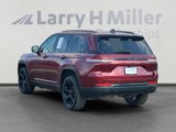 Used 2023 Jeep Grand Cherokee Altitude image 3