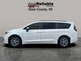 Used 2023 Chrysler Pacifica Limited image 3