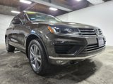 Used 2016 Volkswagen Touareg Sport image 4