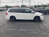 Used 2016 Dodge Grand Caravan SE image 2