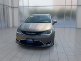 Used 2017 Chrysler Pacifica Limited w/ UConnect Theater Package image 3