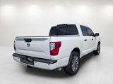 Used 2018 Nissan Titan SV w/ SV Convenience Package image 5