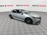 Used 2023 Toyota Camry SE image 2