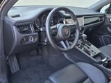 Certified 2024 Porsche Macan image 4
