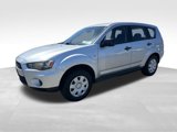 Used 2010 Mitsubishi Outlander ES image 3