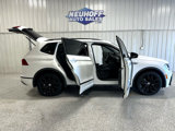 Used 2021 Volkswagen Tiguan SE R-Line image 2