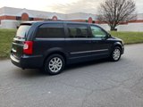Used 2013 Chrysler Town & Country Touring image 5
