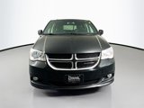 Used 2017 Dodge Grand Caravan SXT w/ Driver Convenience Group image 2