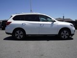 Used 2018 Nissan Pathfinder SV image 3