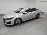 Used 2023 Nissan Altima 2.5 SV image 2