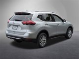 Used 2018 Nissan Rogue SV image 4
