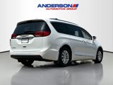 Used 2018 Chrysler Pacifica Touring-L image 2