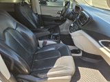 Used 2018 Chrysler Pacifica Touring-L image 5