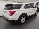 Used 2023 Ford Explorer XLT image 4